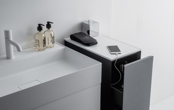 Quattro.Zero Bathroom Accessories | Wall cabinets | Falper