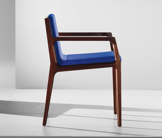 Revo | Guest Chair | Stühle | Cumberland Furniture
