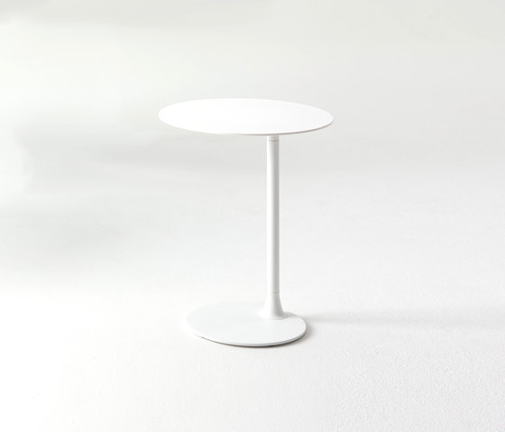 Q6 Tables | Beistelltische | Davis Furniture