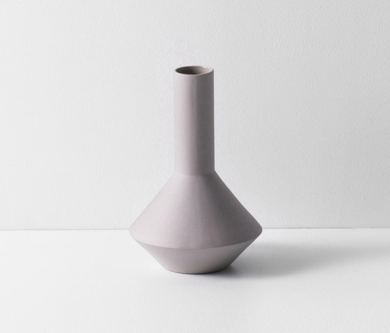 Sculpt Vase Pod - Grey | Floreros | ferm LIVING
