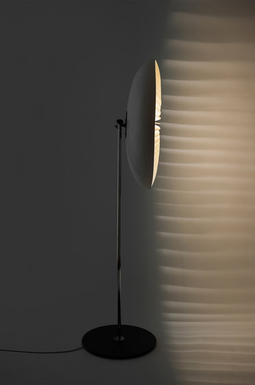 Bloom floor lamp | Lámparas de pie | Tristan Frencken