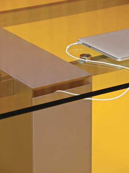 Deck Glass | Meeting Table | Objekttische | Estel Group