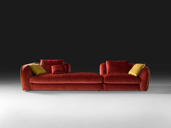 Levante Sofa | Canapés | black tie