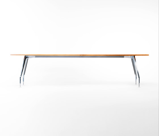 Marina Table | Objekttische | Schiavello International Pty Ltd