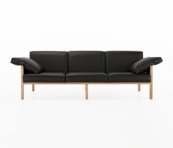 Toro Badjo Sofa | One Seater | Divani | Schiavello International Pty Ltd