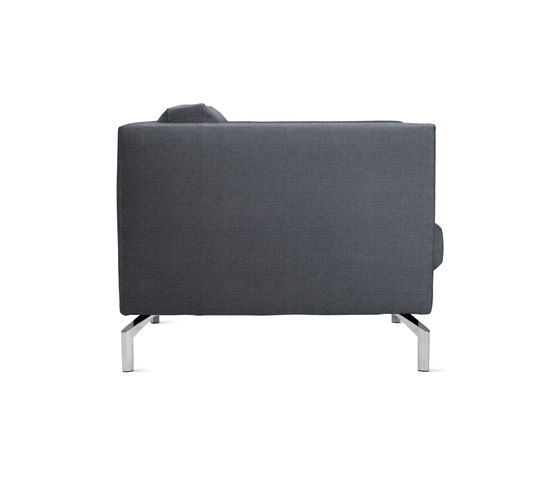 Comolino Armchair in Fabric | Sessel | Design Within Reach