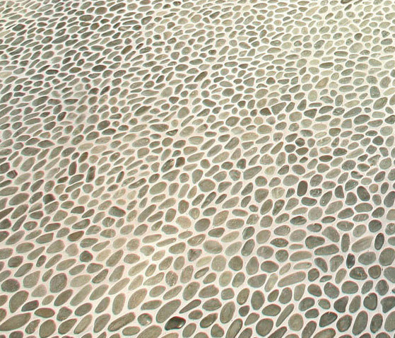 Perfect Pebble - Poppy Seed Blend | Naturstein Mosaike | Island Stone