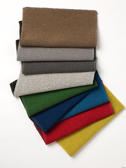Outdoor Check Through HBF Textiles | Tissus d'ameublement | Bella-Dura® Fabrics