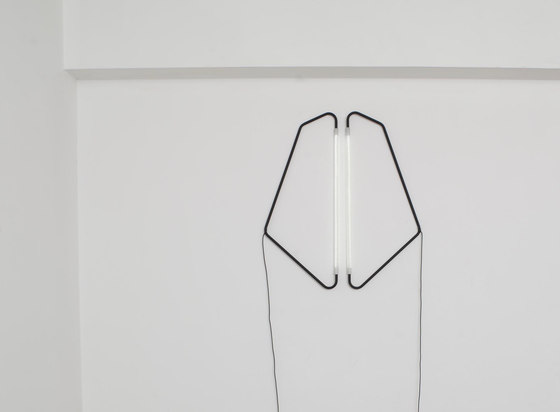 Light Object 004 hang from the wall | black finish | Wandleuchten | Naama Hofman Light Objects