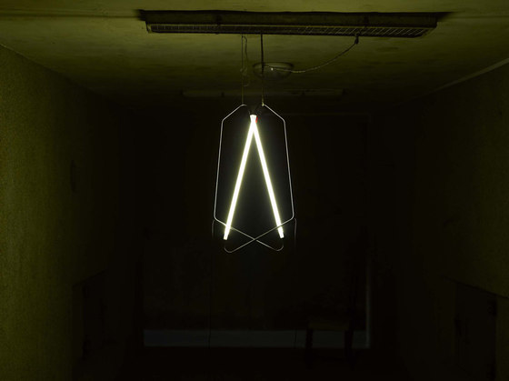 Light Object 004 pendant 2 unit | black finish | Lámparas de suspensión | Naama Hofman Light Objects
