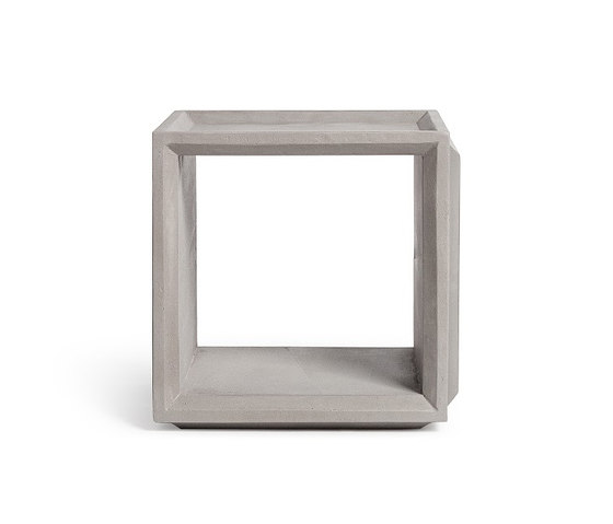 Plus Concrete Shelves | Scaffali | Pfeifer Studio