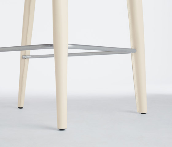 Bottega Counter Stool | Barhocker | Design Within Reach