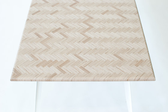 Constructed Surface table | Esstische | Tuttobene