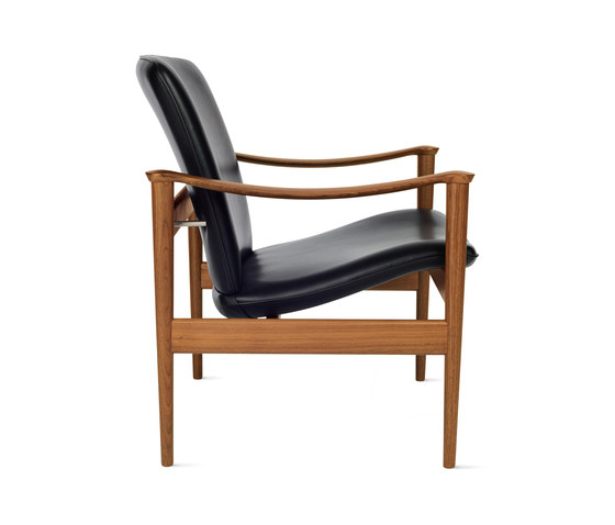 Modell 711 Chair | Sessel | Design Within Reach