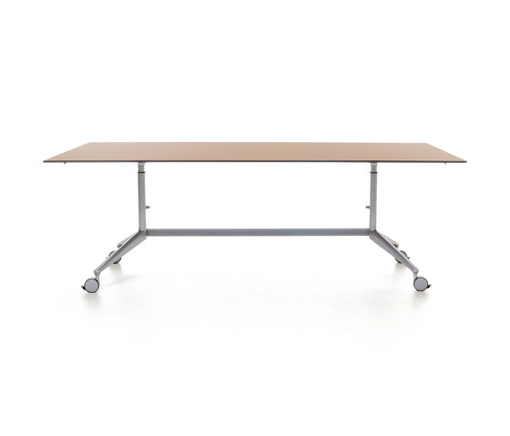 Ahrend 22 | Contract tables | Ahrend