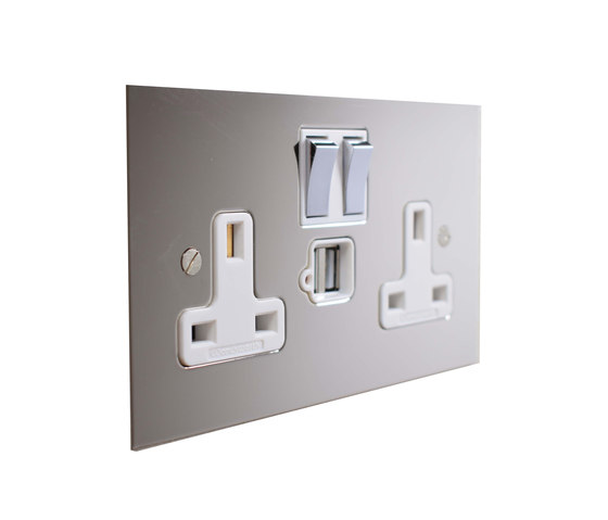 Nickel Silver double 13amp socket with USB | Enchufes estándar UK | Forbes & Lomax