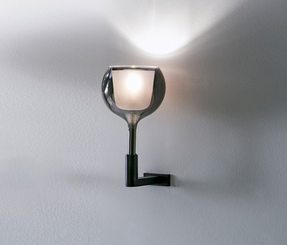 GLO wall lamp | Lámparas de pared | Penta