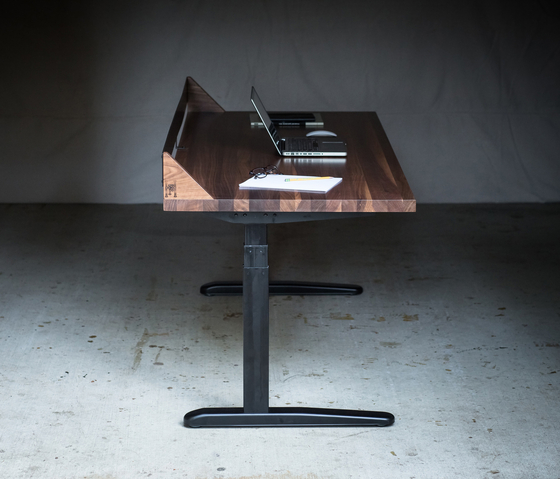 The Upright | Desks | Harkavy Furniture