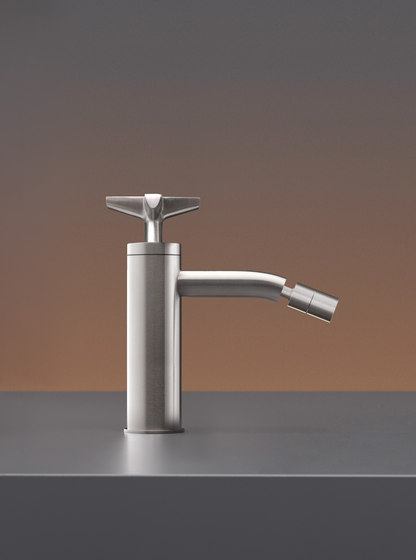 Cross CRX42 | Wash basin taps | CEADESIGN