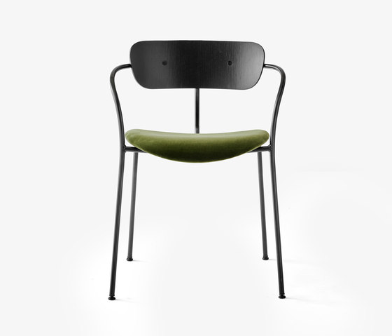 Pavilion AV4 Black Lacquered Oak / Velvet 02 Pine | Chairs | &TRADITION