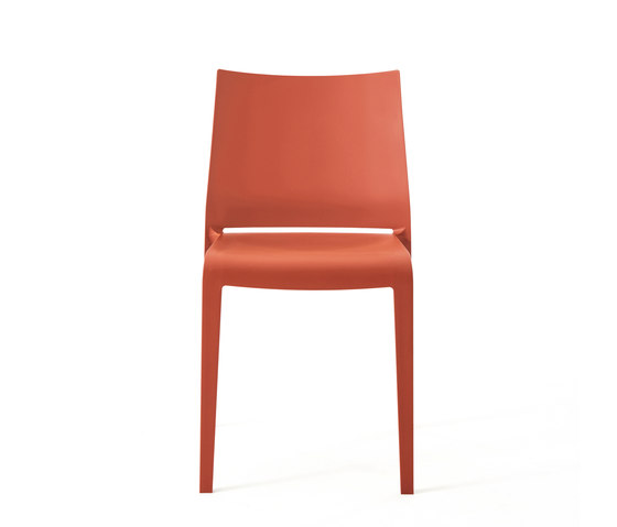 Riga | chair | Chairs | Desalto