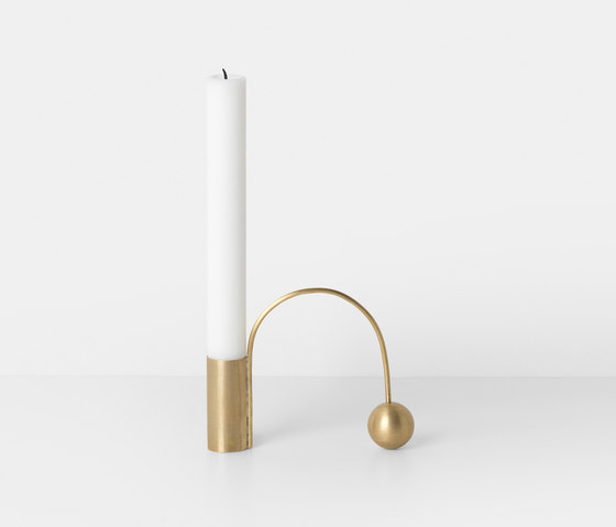 Balance Candle Holder - Brass | Candelabros | ferm LIVING