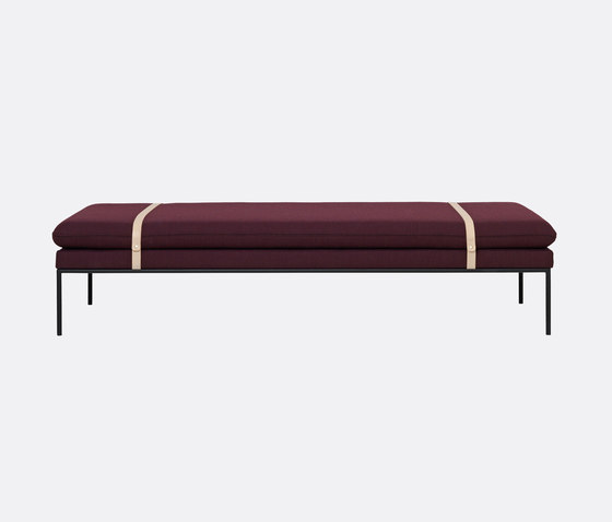 Turn Daybed - Fiord - Solid Bordeaux | Lits de repos / Lounger | ferm LIVING