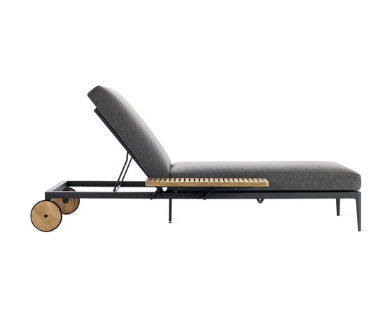 Grid Sofa Chaise | Lettini giardino | Design Within Reach