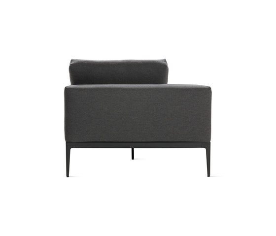 Grid Sofa with Chaise | Lettini giardino | Design Within Reach