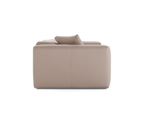 Kelston 115” Sofa | Sofás | Design Within Reach