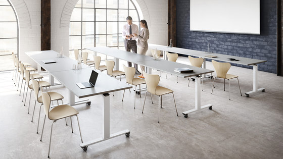 Konferenz | Contract tables | PALMBERG