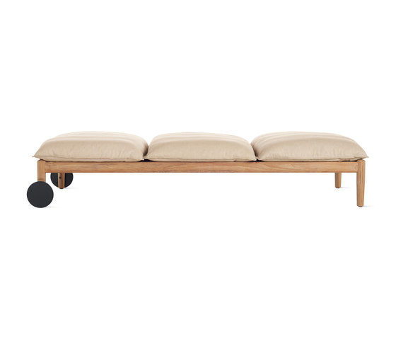Terassi Chaise | Chaise longue | Design Within Reach
