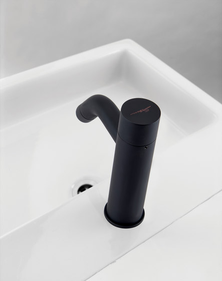 Extreme LF – Black | Robinetterie pour lavabo | Stern Engineering