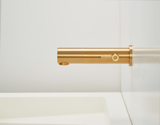 Tubular 1000 – Antique Brass | Grifería para lavabos | Stern Engineering