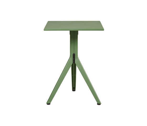 N pedestal table | Tavolini alti | Tolix