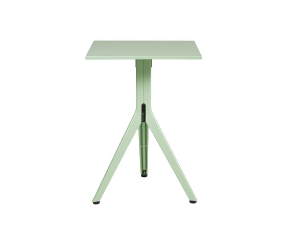 N pedestal table | Tavolini alti | Tolix