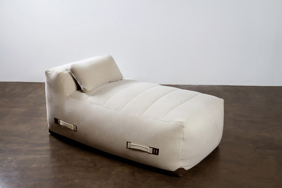 Cumulus daybed | Tagesliegen / Lounger | District Eight