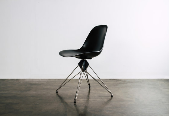 Kahn dining chair | Chairs | District Eight