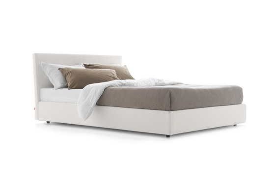 People B Sommier with upholestered tall bed frame | Camas | Pianca