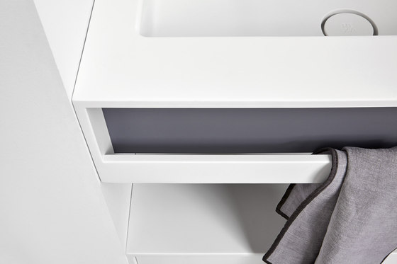 Unico Platte mit integriertem Waschbecken | Handtuchhalter | Rexa Design