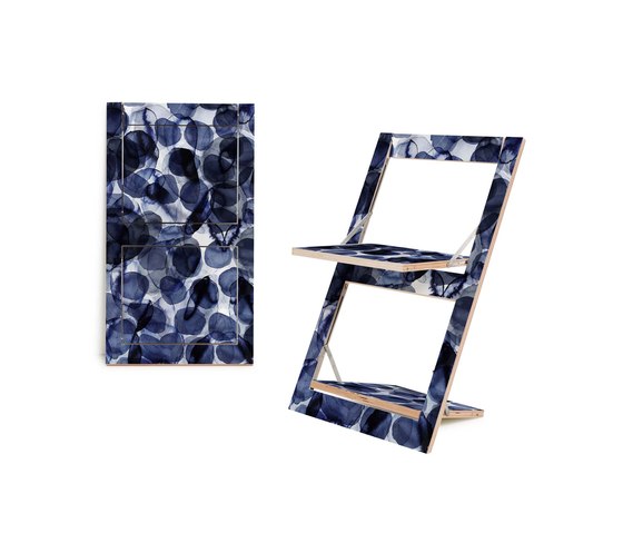 Fläpps Folding Chair | Bubbles Indigo by Pattern Studio | Chairs | Ambivalenz