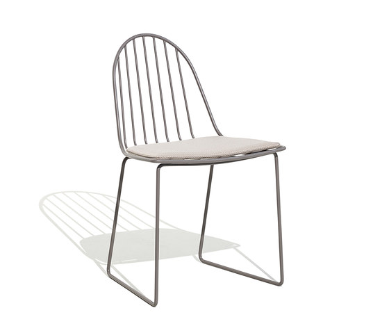 Illa chair with cushion | Sedie | Bivaq