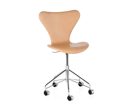 Series 7™ | Chair | 3117 | Full upholstred | Chrome wheel base | Sillas | Fritz Hansen