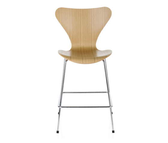 Series 7™ | Counter stool | 3187 | Oak | Chrome base | Bar stools | Fritz Hansen
