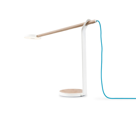 Gravy LED Desk Lamp - White Oak & Matte White | Luminaires de table | Koncept