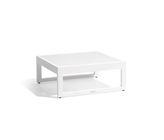 Fuse medium footstool/sidetable | Coffee tables | Manutti