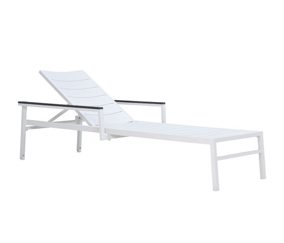DUO STACKABLE CHAISE LOUNGE WITH ARMS | Lettini giardino | JANUS et Cie
