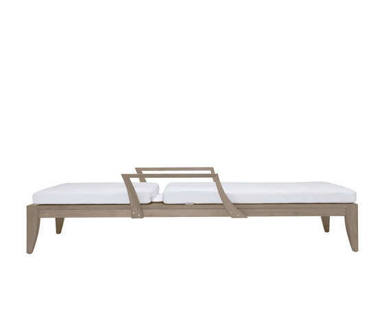 RELAIS CHAISE LOUNGE WITH ARMS | Sun loungers | JANUS et Cie
