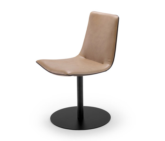 Amelie | with central leg | Chairs | FREIFRAU MANUFAKTUR