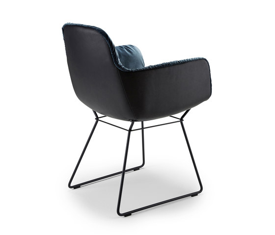 Leya | Armchair High with wire frame | Chairs | FREIFRAU MANUFAKTUR